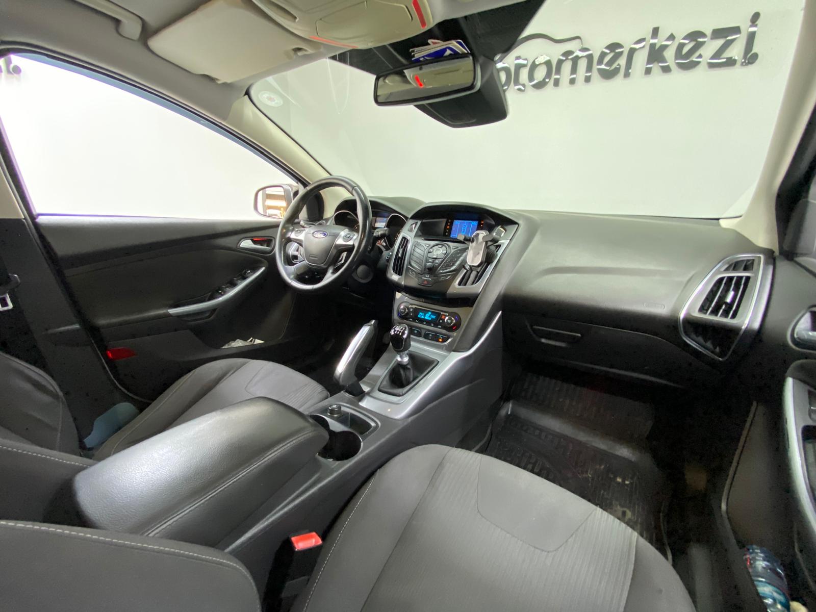 FORD FOCUS 19